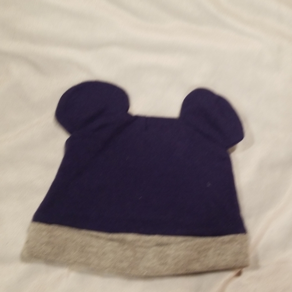 Mikey mouse and nike hat - Picture 3 of 5